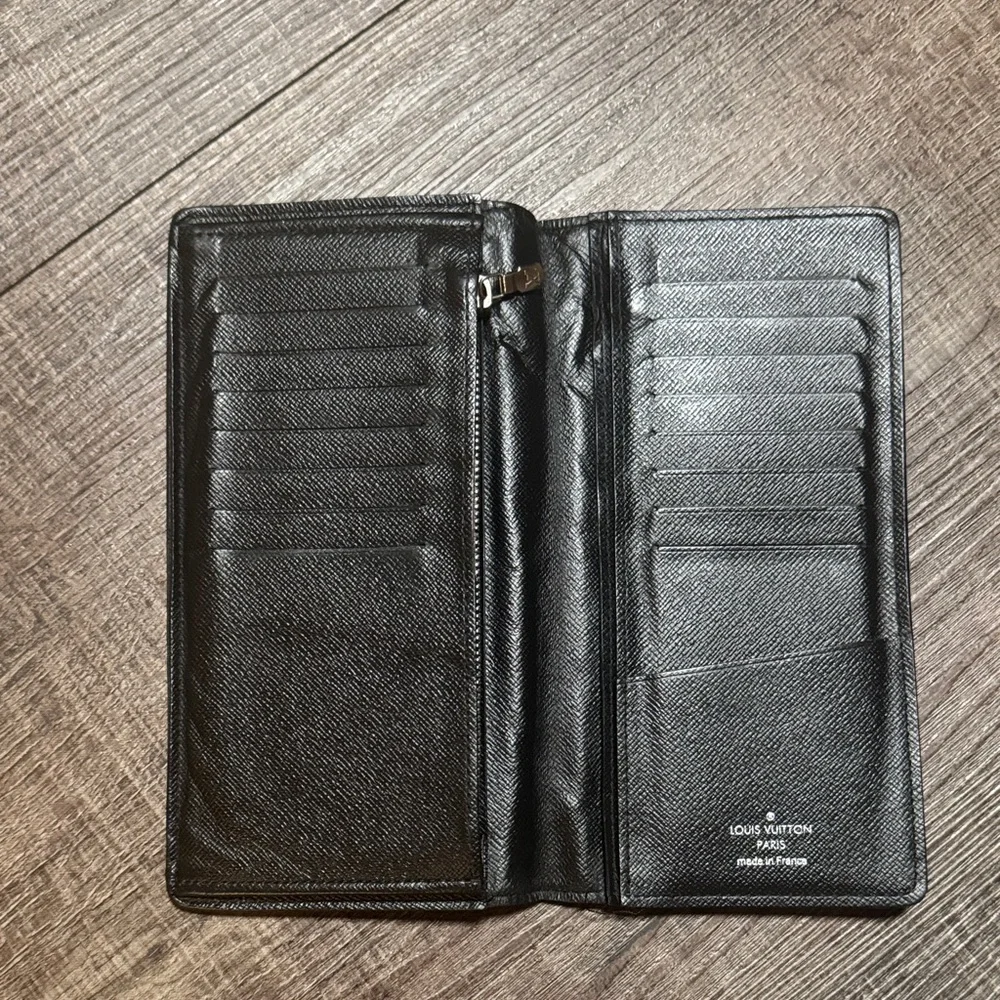 Louis Vuitton Brazza Wallet Epi Leather - Picture 3 of 16